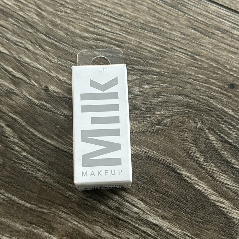 MILK MAKEUP HIGHLIGHTER